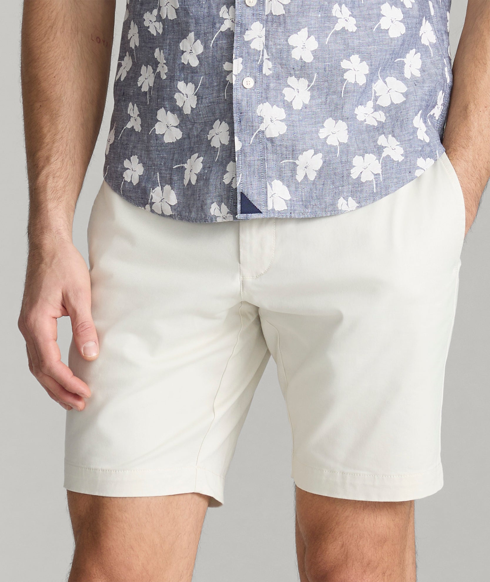 9" Stretch Chino Shorts
